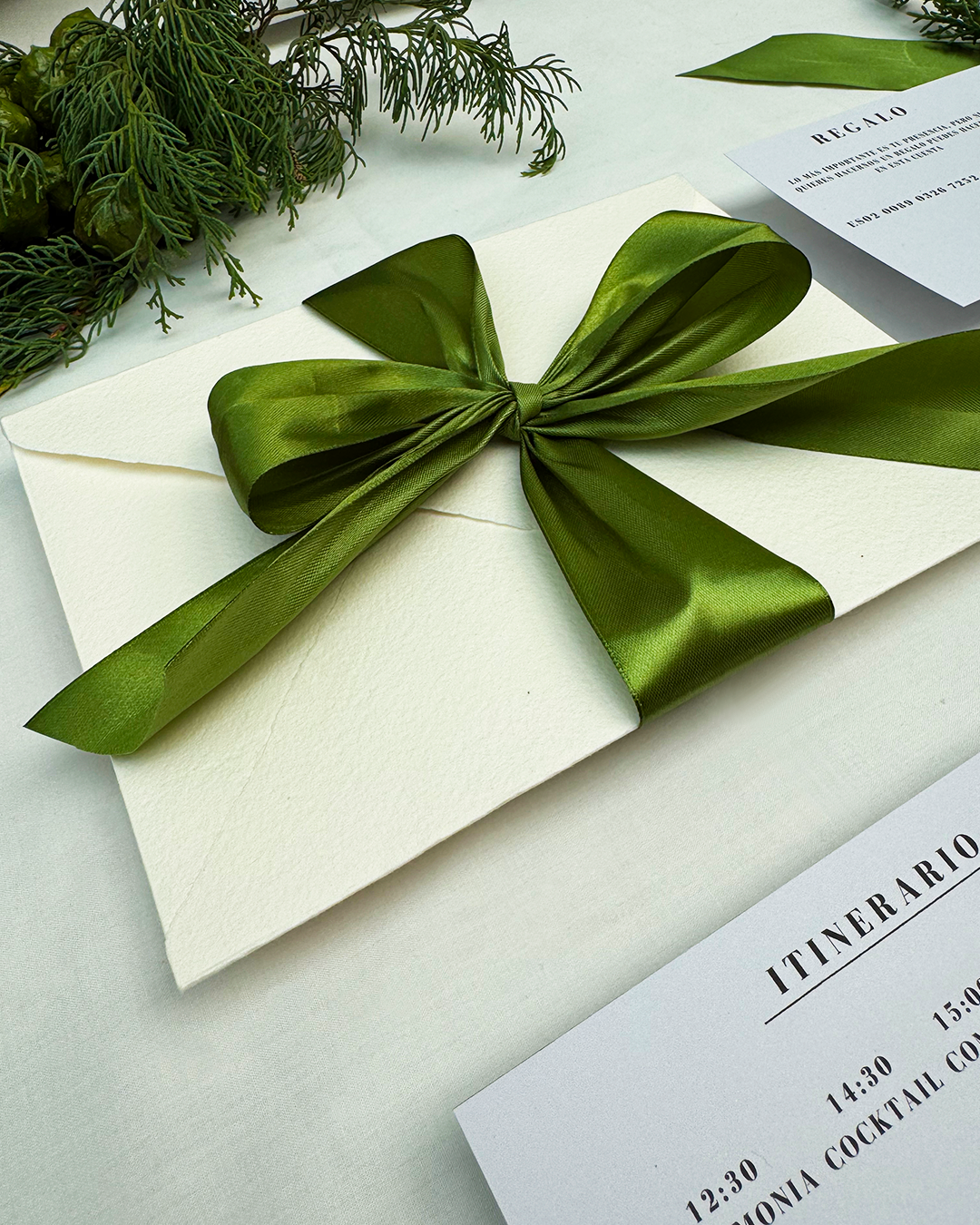 invitación física monte, invitación de boda rústica, invitación ciervos personalizada, invitación boda campo, papelería boda natural.